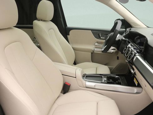 New 2026 Mercedes-Benz GLB 250 image 7