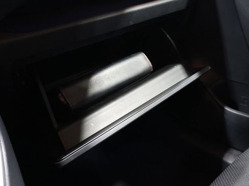 Used 2019 Toyota RAV4 Limited image 29