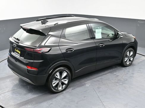 Used 2023 Chevrolet Bolt EUV LT w/ Convenience Package image 43
