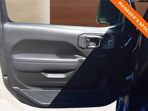 New 2025 Jeep Gladiator Sport image 10