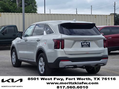New 2026 Kia Sorento LX FWD image 4