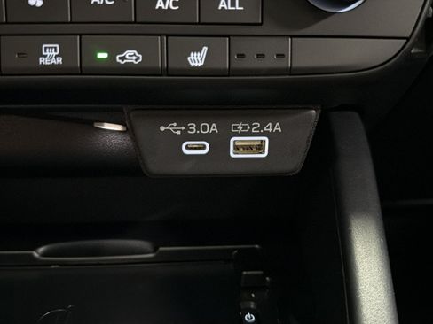 Certified 2026 Subaru Outback Limited AWD/4WD image 31