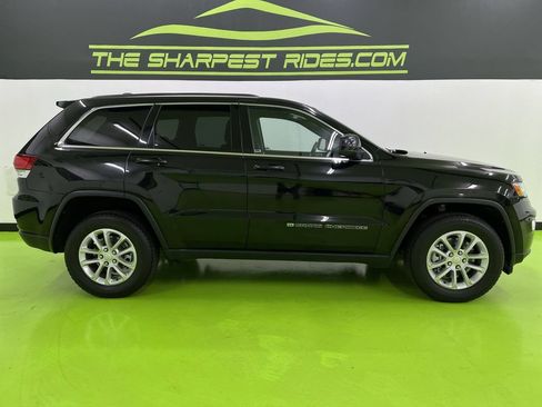 Used 2022 Jeep Grand Cherokee Laredo E AWD/4WD image 11