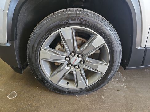 Used 2018 GMC Acadia SLT image 24