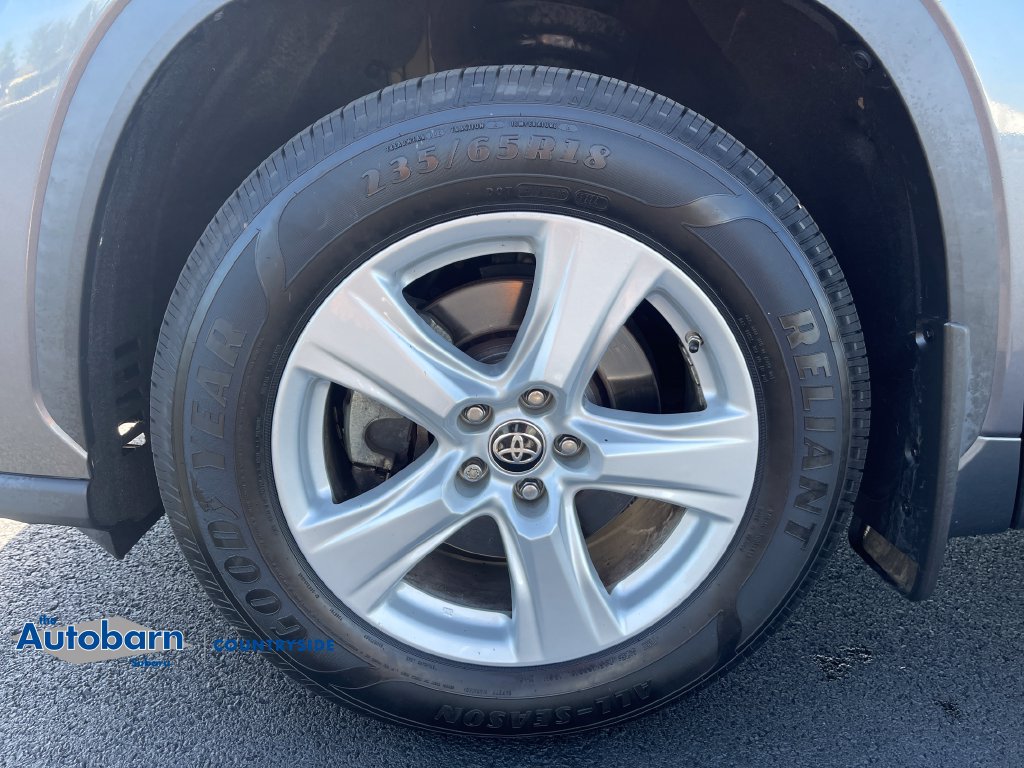 Used 2021 Toyota Highlander LE AWD/4WD image 26