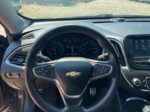 Used 2016 Chevrolet Malibu LT FWD image 23