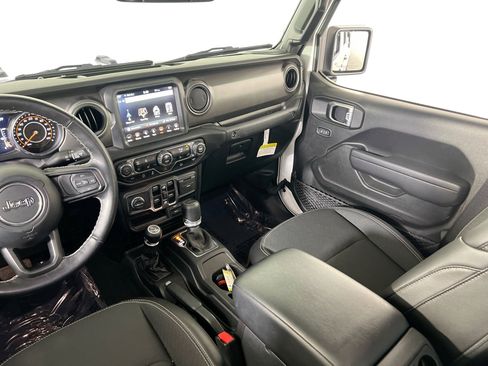 Used 2023 Jeep Gladiator Sport image 23