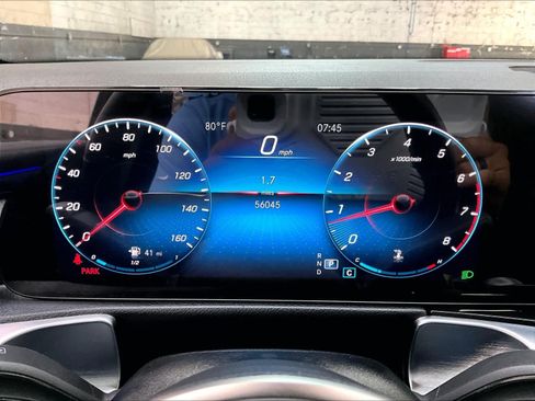 Used 2023 Mercedes-Benz GLB 250 4MATIC image 23