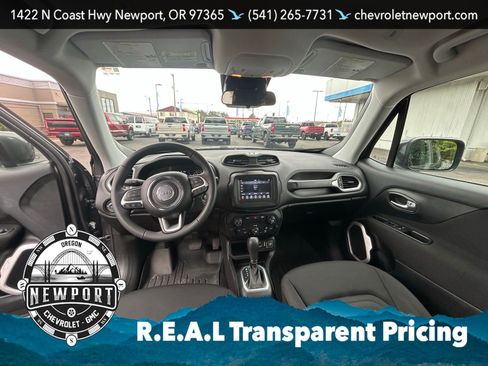 Used 2018 Jeep Renegade Latitude FWD image 12