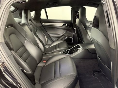 Used 2021 Porsche Panamera GTS image 27