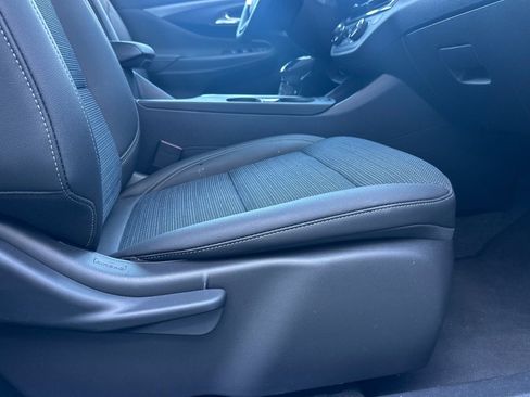 Used 2025 Buick Envista Preferred w/ Convenience I Package image 23