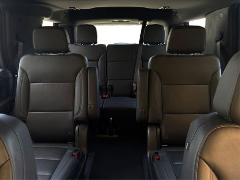 Used 2022 Chevrolet Tahoe LT w/ LT Signature Package image 17