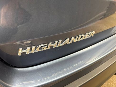 Used 2019 Toyota Highlander Limited AWD/4WD image 24