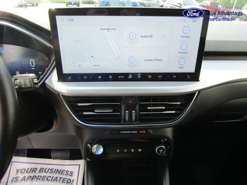 Certified 2025 Ford Escape Platinum AWD/4WD image 18