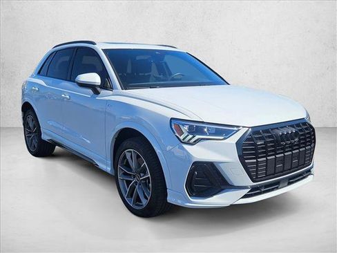 Used 2025 Audi Q3 2.0T Premium w/ Convenience Package AWD/4WD image 3