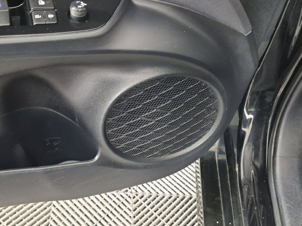 Used 2021 Toyota Prius LE FWD image 15