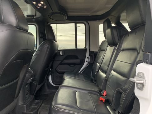 Used 2022 Jeep Wrangler Unlimited Sahara w/ LED Lighting Group image 32