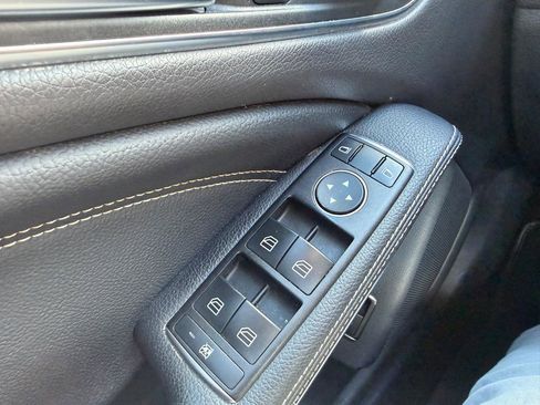 Used 2018 Mercedes-Benz CLA 250 4MATIC image 32