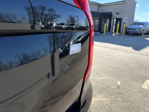 Certified 2024 Volvo XC90 T8 Plus w/ Protection Package Premier image 39