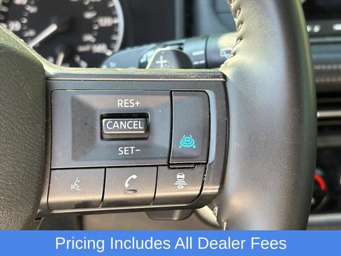Used 2025 Nissan Rogue SV AWD/4WD image 13