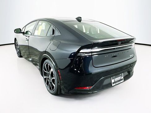 Used 2025 Toyota Prius Plug-In Hybrid FWD image 4