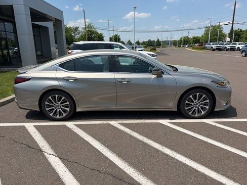 Used 2021 Lexus ES 350 w/ Premium Package FWD image 4