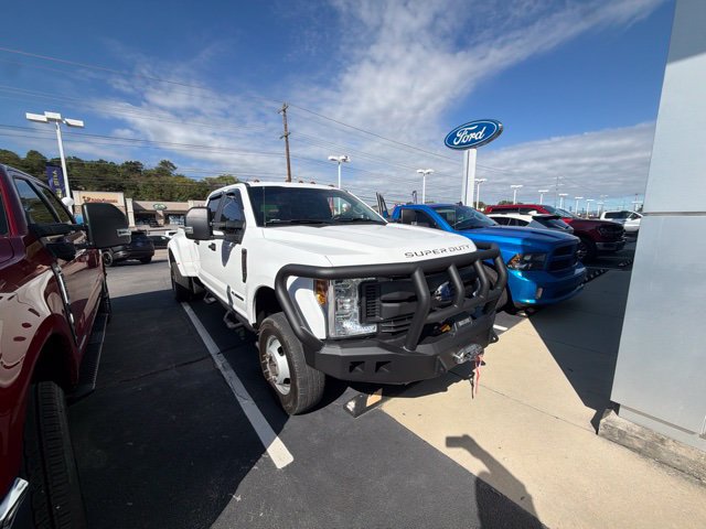 Used 2018 Ford F350 XL w/ Power Equipment Group AWD/4WD image 1