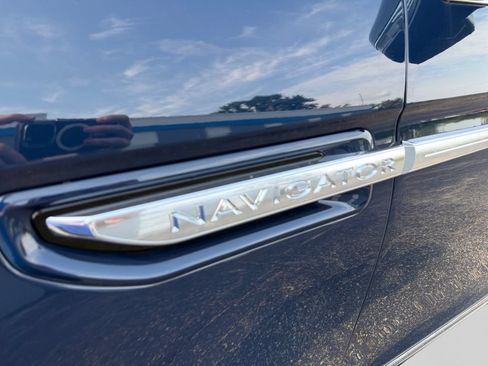 Used 2019 Lincoln Navigator L Reserve AWD/4WD image 9
