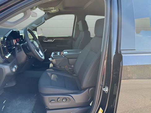 New 2025 GMC Sierra 1500 Elevation image 13