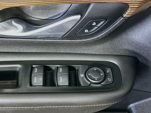Used 2018 GMC Terrain SLE w/ Driver Convenience Package FWD image 15