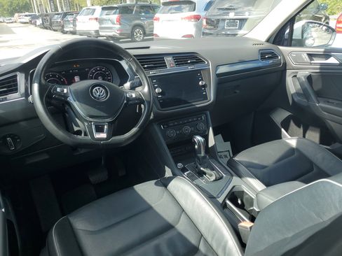 Used 2018 Volkswagen Tiguan SEL Premium image 12