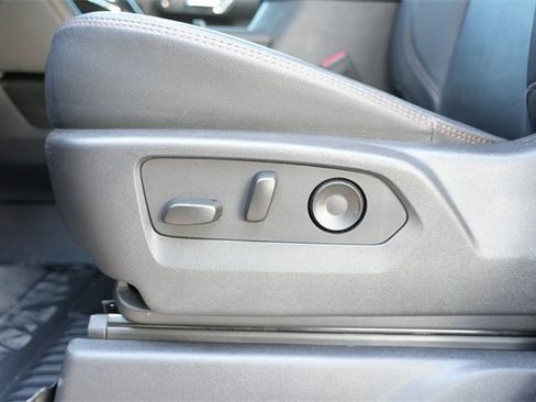 Used 2025 GMC Sierra 2500 AT4 w/ AT4 Premium Plus Package image 19