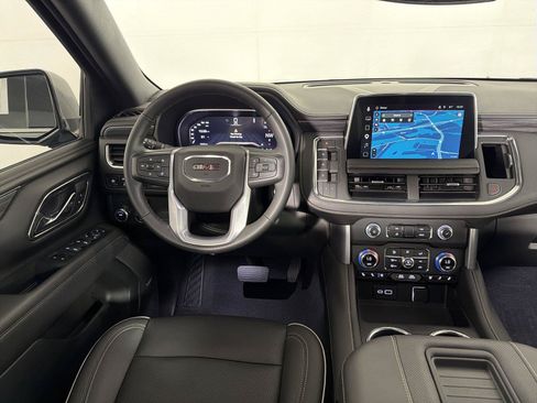 Used 2023 GMC Yukon XL SLT w/ SLT Luxury Package RWD image 23