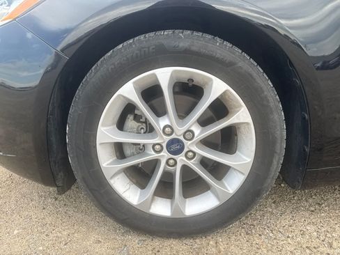 Used 2020 Ford Fusion SE FWD image 13