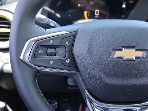 New 2026 Chevrolet Trax LT w/ LT Convenience Package FWD image 8