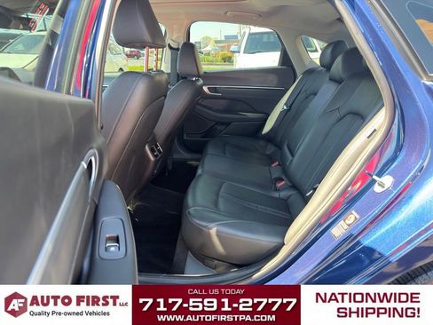 Used 2022 Hyundai Sonata Limited w/ Preferred Accessory Package image 12