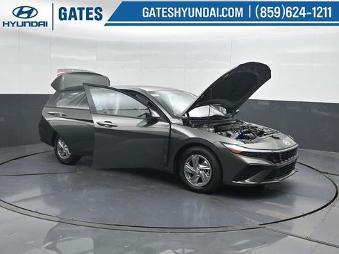 New 2026 Hyundai Elantra SE FWD image 54