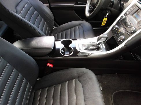 Used 2015 Ford Fusion SE FWD image 21