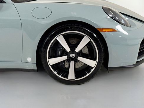 Used 2025 Porsche 911 Carrera RWD image 37
