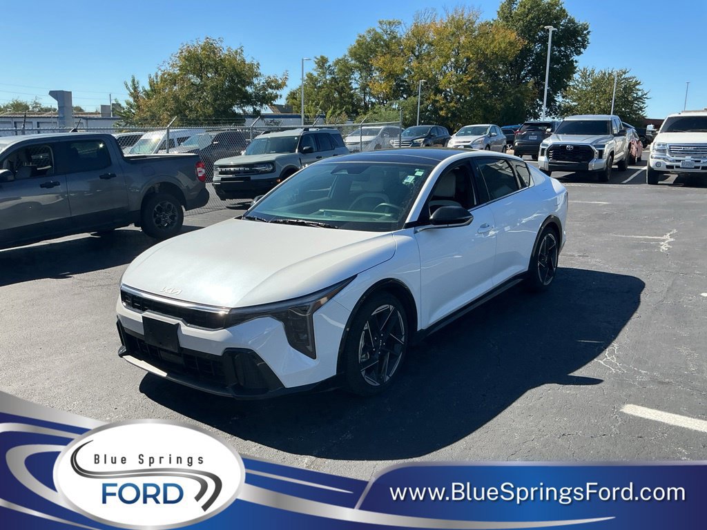 Used 2025 Kia K4 GT-Line w/ GT-Line Premium Package FWD image 1