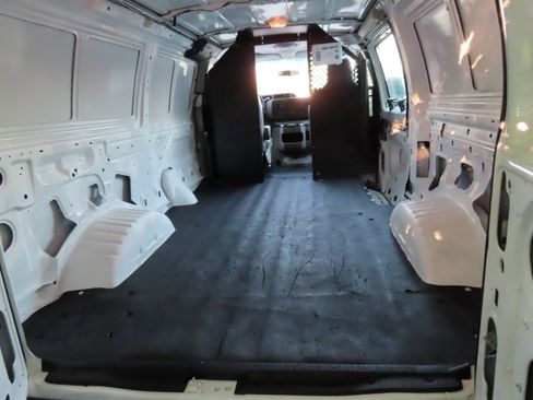 Used 2014 Ford E-150 and Econoline 150 RWD image 10