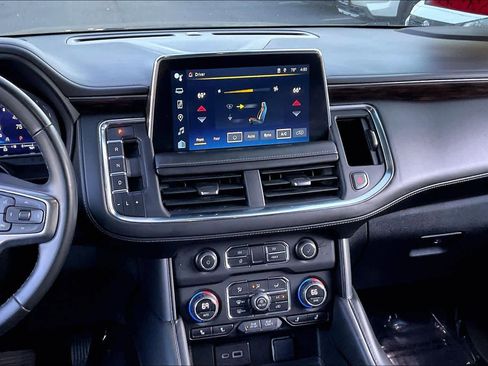 Used 2023 Chevrolet Suburban LT image 6