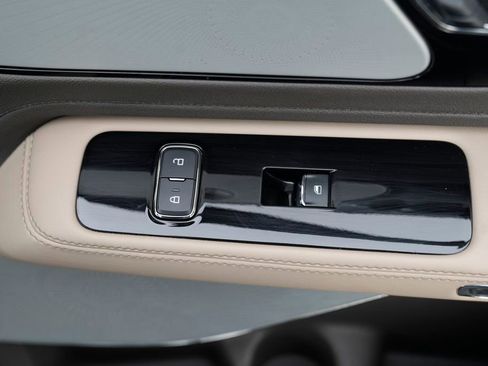 Used 2023 Lincoln Aviator Reserve w/ Equipment Group 201A image 36