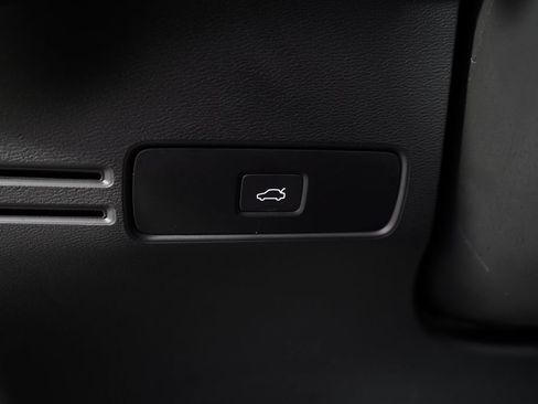 Used 2023 Volvo C40 P8 Recharge Ultimate AWD/4WD image 24