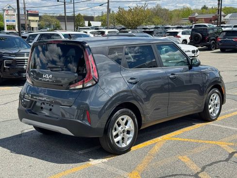 Used 2024 Kia Soul LX w/ Option Group 015 FWD image 6