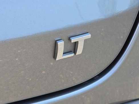 Used 2025 Chevrolet Trax LT FWD image 14