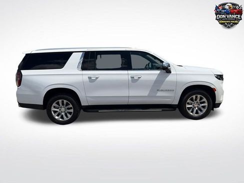 Used 2023 Chevrolet Suburban Premier AWD/4WD image 7