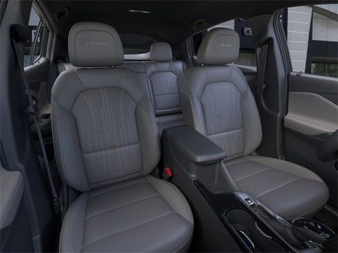 New 2025 Buick Envista Avenir image 16
