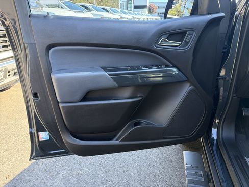 Used 2018 Chevrolet Colorado Z71 RWD image 14