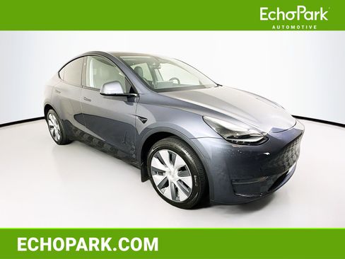 Used 2023 Tesla Model Y Long Range image 1